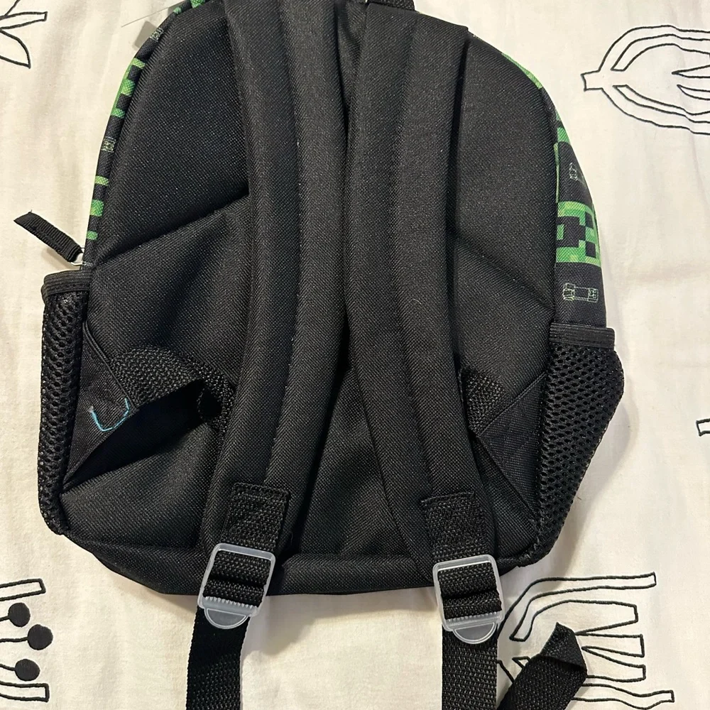 NWT Minecraft Creeper Toddler Backpack by Bioworld — Includes 4 Patches